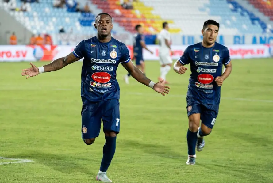 Isidro Metapán vence 2-0 a Alianza y escala a los primeros puestos de la tabla