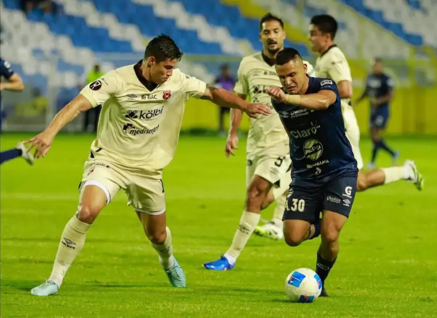 Alianza cae 1-0 ante Alajuelense y pone en riesgo su clasificación a cuartos de la Copa Centroamericana