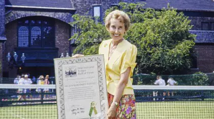 La ex campeona de Wimbledon Angela Mortimer-Barrett muere a los 93 años