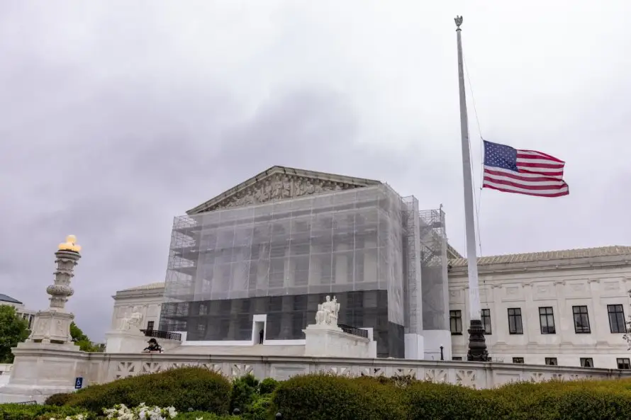 Corte Suprema de EE.UU. evaluará legalidad de orden de Trump que limita ciudadanía por nacimiento