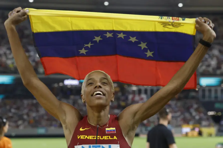 Yulimar Rojas recupera la sonrisa dos años después