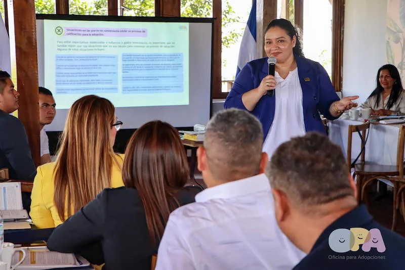 Reforman reglamento de adopciones: unidad deberá determinar rasgos de personalidad de familias adoptantes