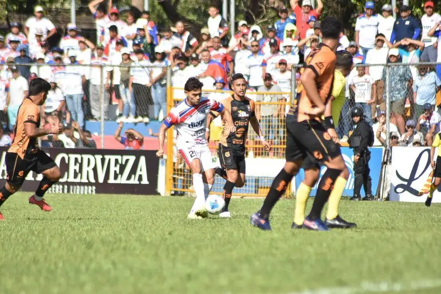 Firpo recibe a Águila este sábado en el duelo estelar de la jornada 11 del Apertura 2025