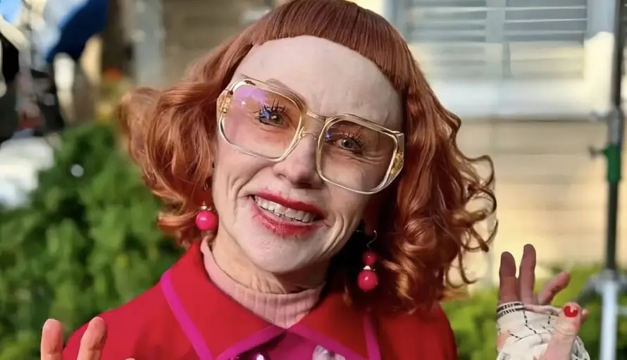 La Tía Gladys tendrá su propia película: Zack Cregger expande el universo de "Weapons"