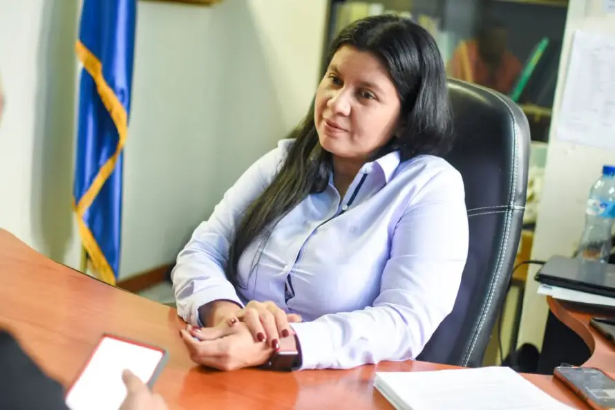 Gobierno nombró nueva directora departamental de Educación en Morazán