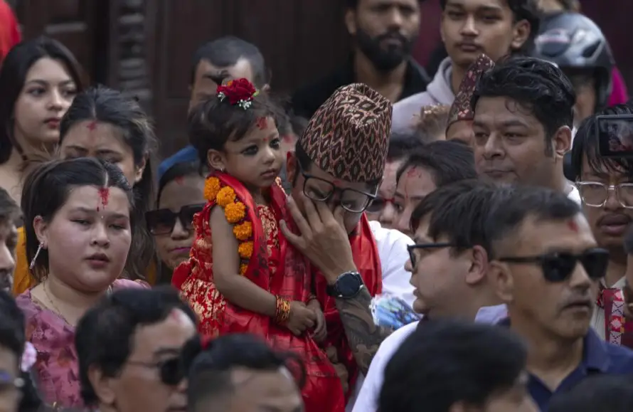 Niña de dos años es proclamada como la nueva “diosa viviente” en Nepal
