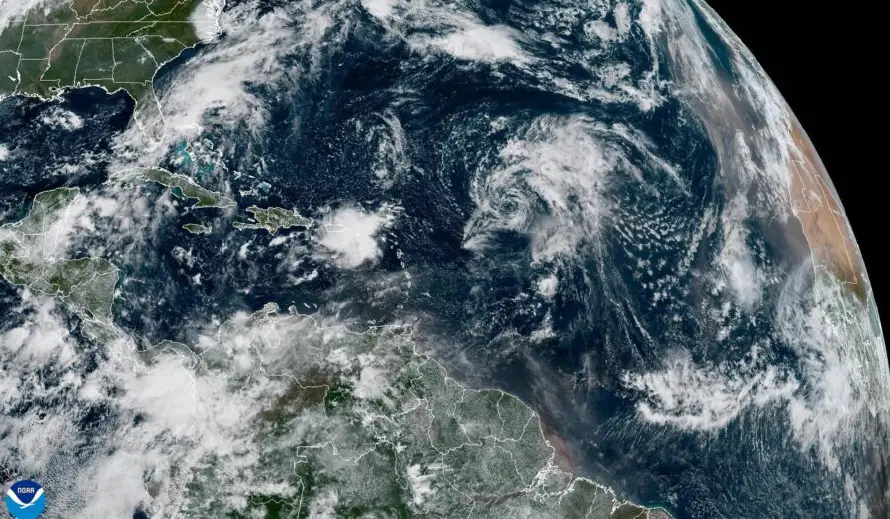 La tormenta Humberto se fortalece en el Atlántico mientras el huracán Gabrielle se debilita