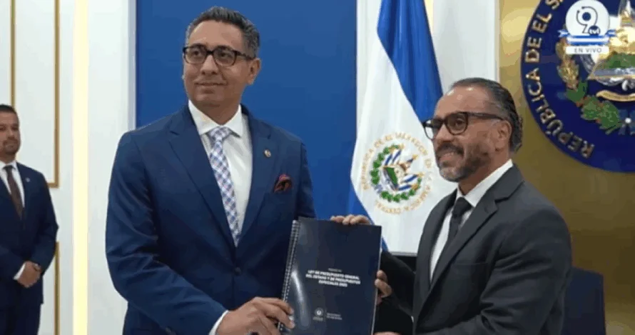 Arena y Vamos esperan que gobierno presente un presupuesto 2026 sin más deuda y que "se apriete el cincho"
