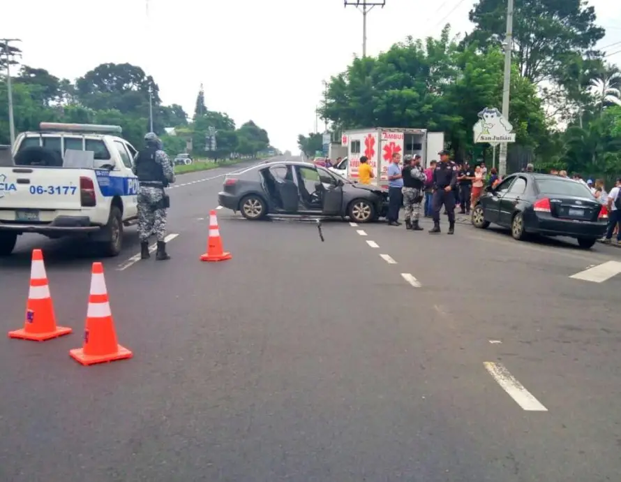 Un hombre muere luego de provocar un accidente en Sonsonate