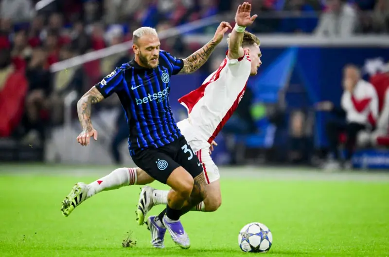 El Ajax sucumbe en casa 0-2 con un Inter con Thuram como figura