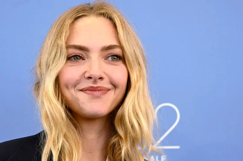 Amanda Seyfried deslumbra en Venecia en un complejo musical religioso: "fue catártico"