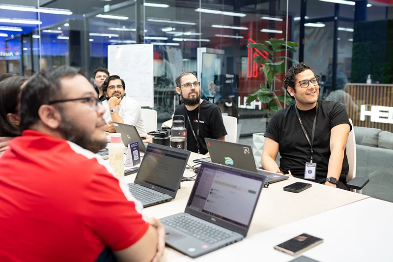Empresa salvadoreña Applaudo recibe premio internacional por innovación tecnológica en Latinoamérica
