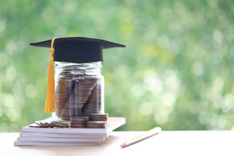 Educación destinó más de $6.7 millones para financiar a más de 5,000 becarios entre junio 2024 y mayo 2025