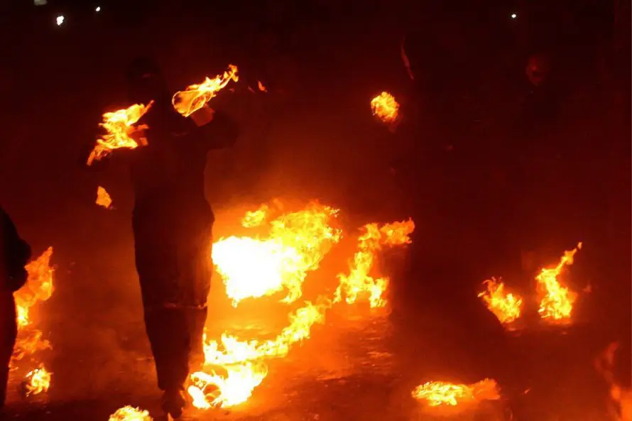 Nejapa ardió con las Bolas de Fuego