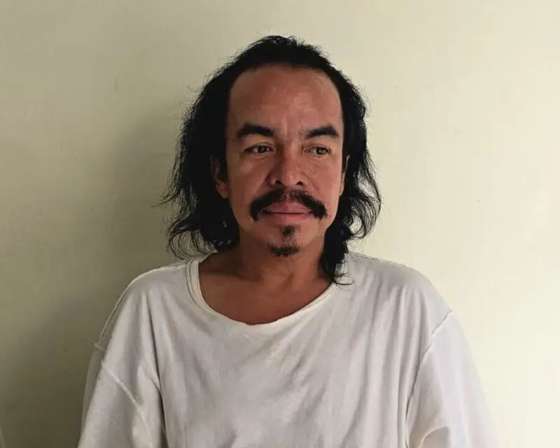 Juzgado ordena mantener encarcelado a sujeto acusado de intentar matar a un hombre con un bloque de cemento