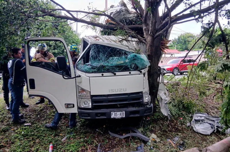 Conductor se duerme y choca en la carretera Panamericana