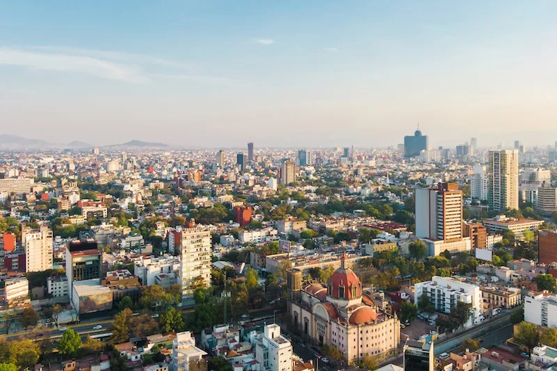 Un tercio de los centros urbanos en México pierde población mientras las periferias crecen aceleradamente