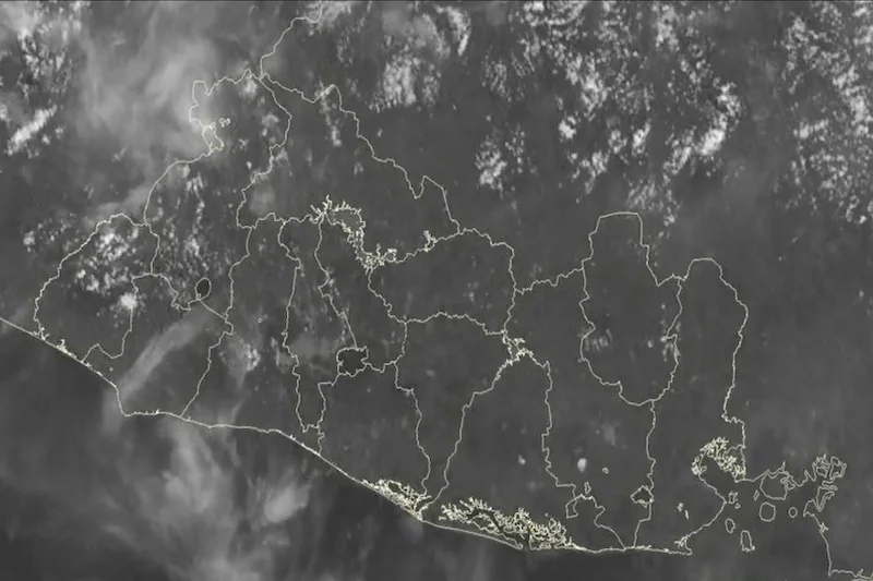 Onda tropical provocará lluvias y tormentas este sábado en El Salvador