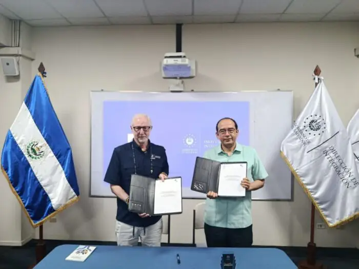 Dirección de Integración y la UCA becarán a 150 jóvenes bachilleres de institutos públicos