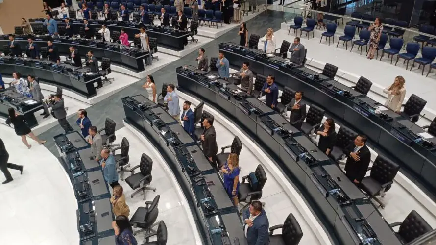 Oposición critica constante aprobación de préstamos y pide al gobierno ordenar finanzas
