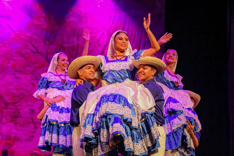 Ballet Folclórico, Ballet Nacional y Compañía Nacional de Danza se unieron en espectáculo de celebración de la Independencia Patria