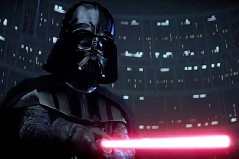 El sable original de Darth Vader rompe récord al venderse por $3.6 millones