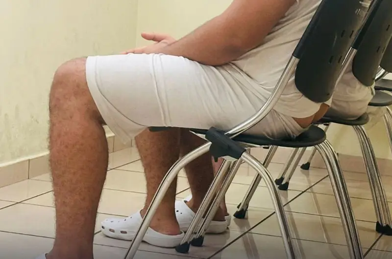 Detención provisional contra tres hombres que pretendían vender partes de una motocicleta hurtada