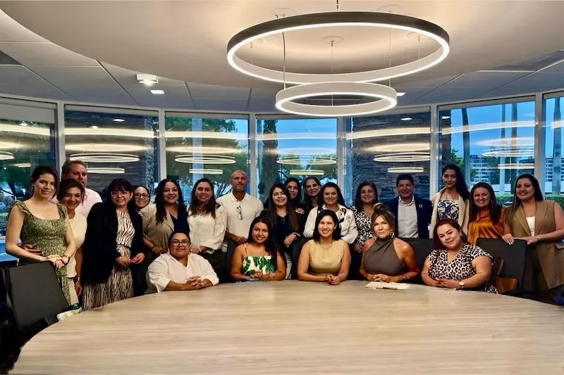 Empresarias salvadoreñas fortalecen vínculos con gremiales de Miami