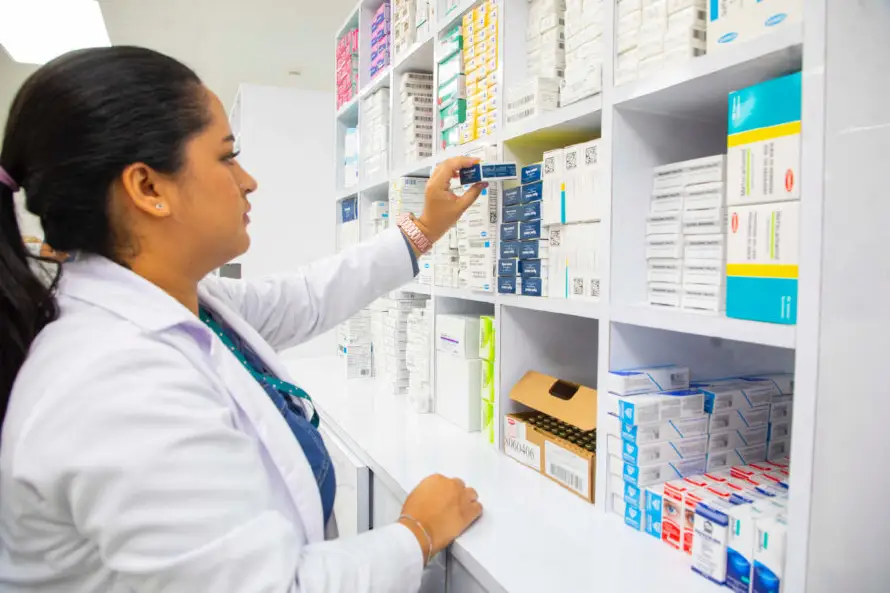 Esta farmacia del ISSS se mantendrá abierta el 15 de septiembre