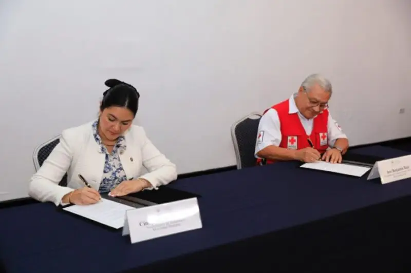 Cancillería y la Cruz Roja firman acuerdo para prestar atención a migrantes y deportados