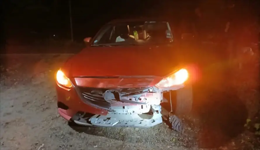 Choque entre vehículo y motocicleta deja al menos dos lesionados en Santa Ana