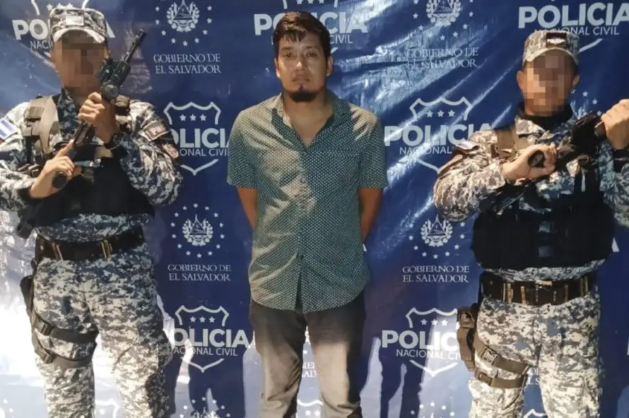 Un joven fue asesinado en Apopa con una botella y PNC capturó a presunto homicida