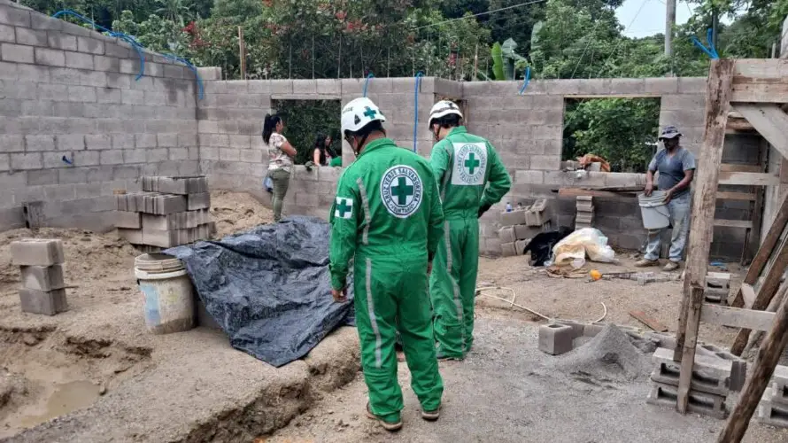 Hombre muere soterrado en obra de construcción en carretera a Suchitoto