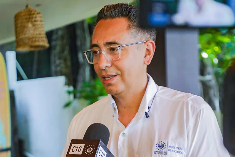 Ministro de Hacienda defiende incentivos y rechaza que solo favorezcan a grandes capitales