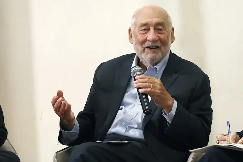 "Los aranceles de Trump son un desastre", dice el Nobel de Economía Joseph E. Stiglitz