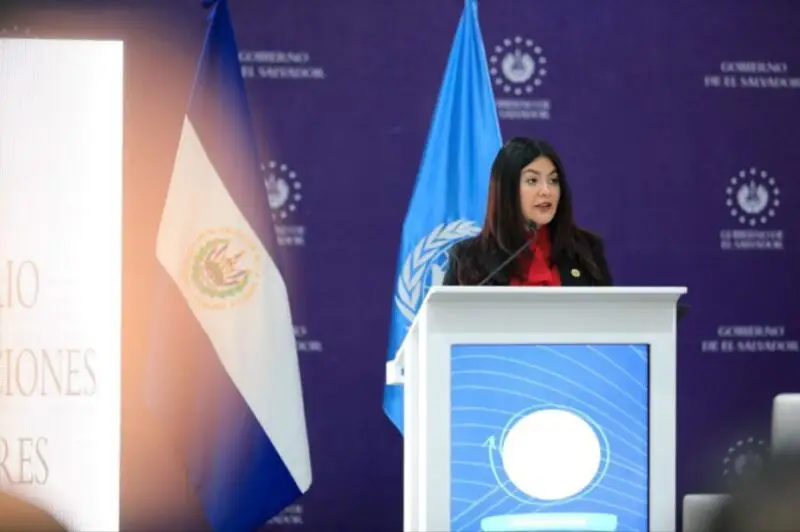 Gobierno busca que El Salvador sea "líder en gobernanza migratoria": Cancillería