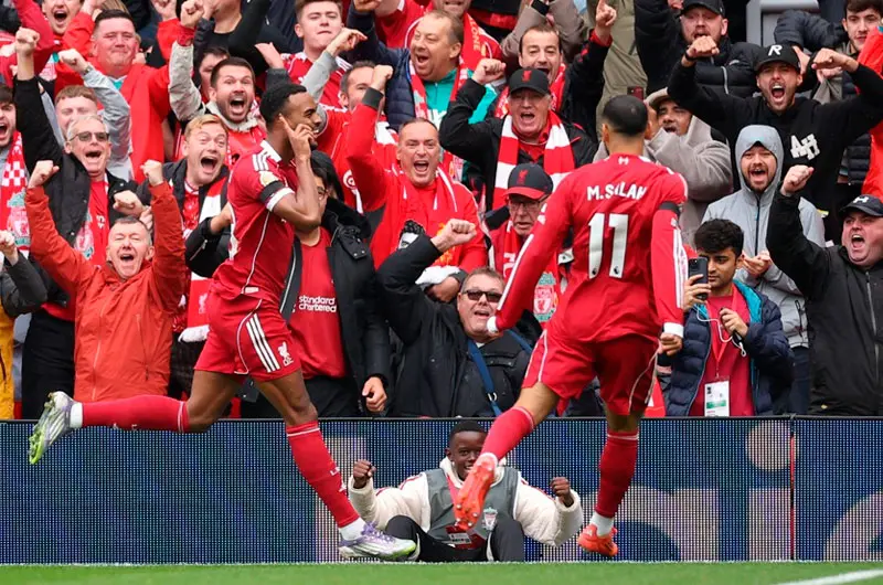 Liverpool y Bayern, más líderes