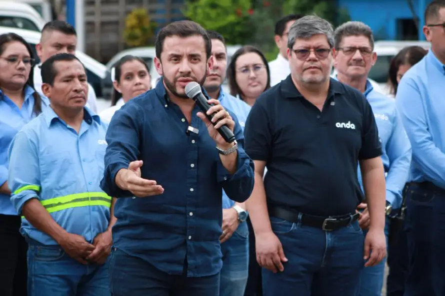 La tubería reparada por ANDA volvió a dañarse cuatro horas después, confirma el nuevo presidente de la autónoma