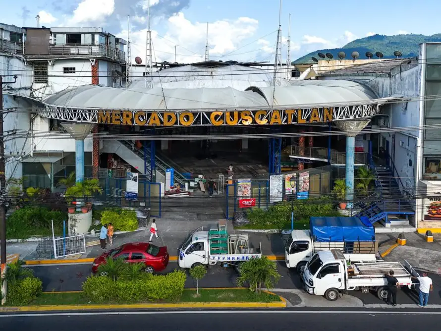 ¿Qué dijo el ministro de Obras Públicas sobre la renovación del mercado Cuscatlán?