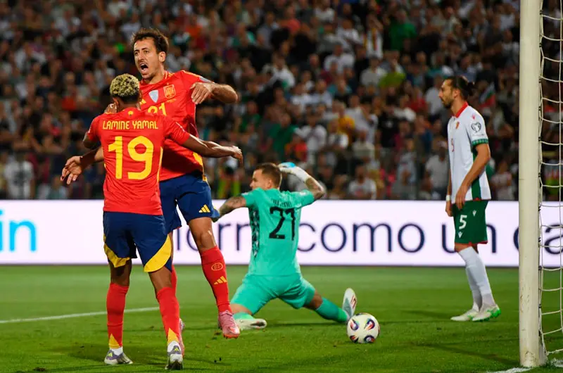 España comienza la ruta al Mundial con goleada ante Bulgaria