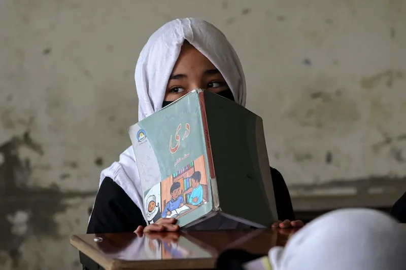 UNICEF denuncia que 2.2 millones de niñas tienen prohibido recibir clases en Afganistán