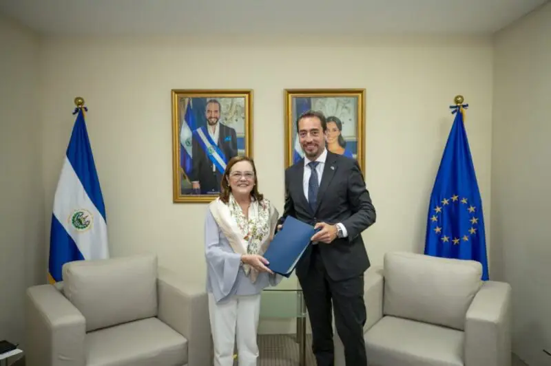 Nuevo embajador de la Unión Europea presenta sus credenciales en la Cancillería