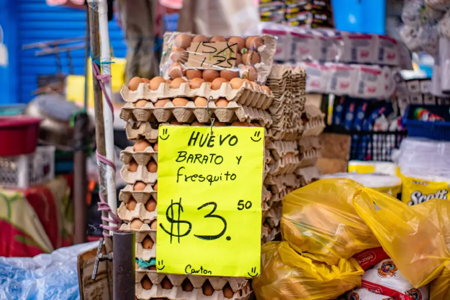 El cartón de huevos bajó hasta $0.75 en el último mes