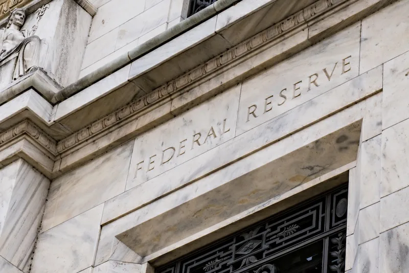 Reserva Federal de EE.UU. recorta tipos de interés por primera vez en 2025