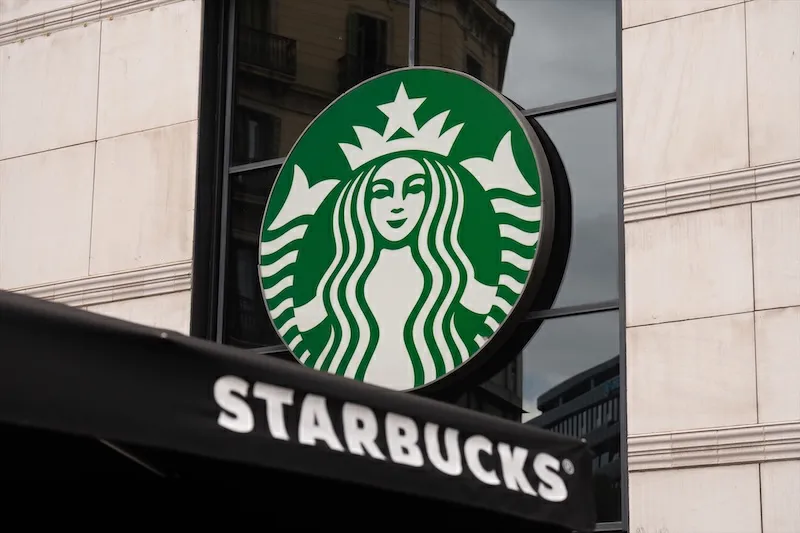 Starbucks abrirá primera tienda insignia en El Salvador