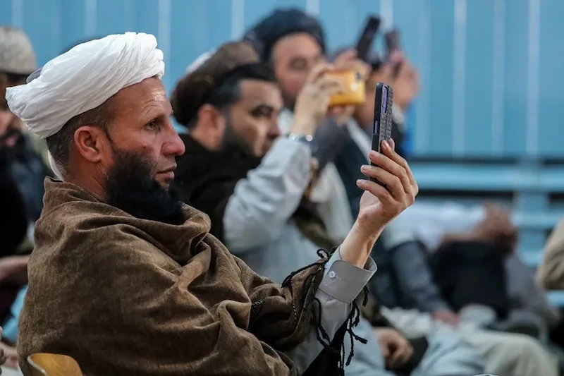 Los talibanes cortan el Internet por fibra óptica en todo Afganistán