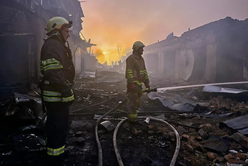 Zelenski denuncia que Rusia lanzó 1,300 drones y 900 bombas en la primera semana de septiembre