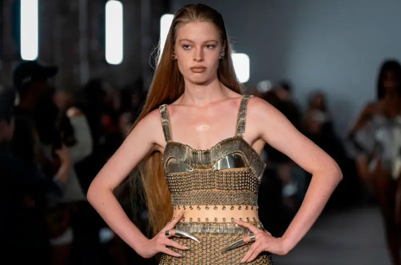 La hija trans de Elon Musk debuta como modelo en la Semana de la Moda de Nueva York