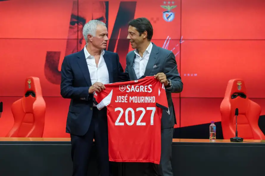 José Mourinho asume como nuevo entrenador del Benfica