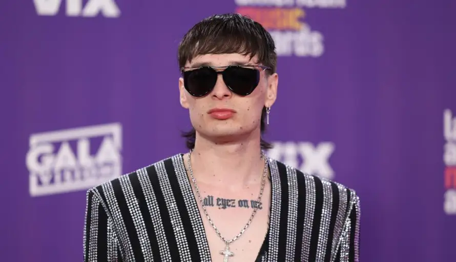 Peso Pluma será leyenda como primer artista en recibir el Premio Billboard Vanguardia